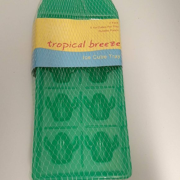 Lot of 6 Ice Cube Trays /Candy Molds Hearts-Chess-Cactus- Fish, Stars, Clam NEW - Picture 4 of 7